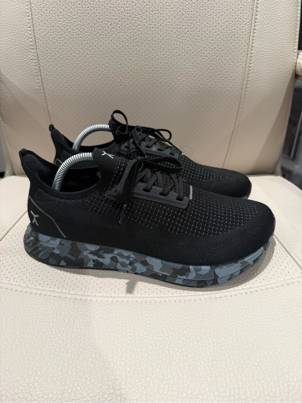 Size 9.5 - FLUX footwear Adapt Runner Men's Shoes